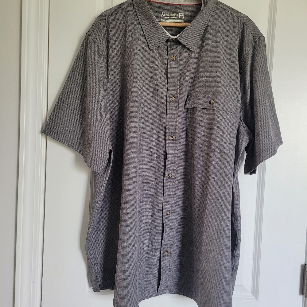 Avalanche Outdoor Supply Mens Shirt XXL Gray Short Sleeve  Button front Stretch